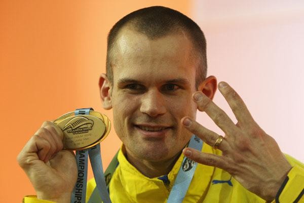 Que saltos...Stefan Holm a treinar